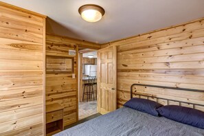 3 bedrooms, WiFi - The Walleye at Lincolnwood Resort (Birchwood)