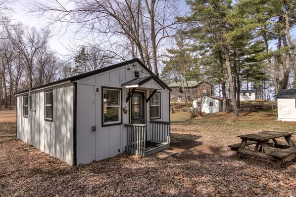 المنشأة من الخارج