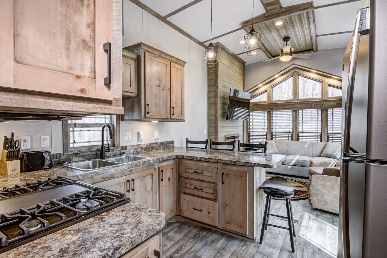 Frigorifero, microonde, pentole/stoviglie/utensili