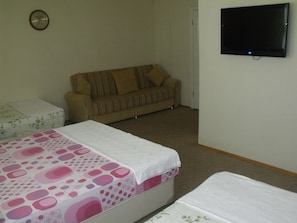 Habitación | 1 dormitorio, escritorio, espacio para trabajar con un portátil