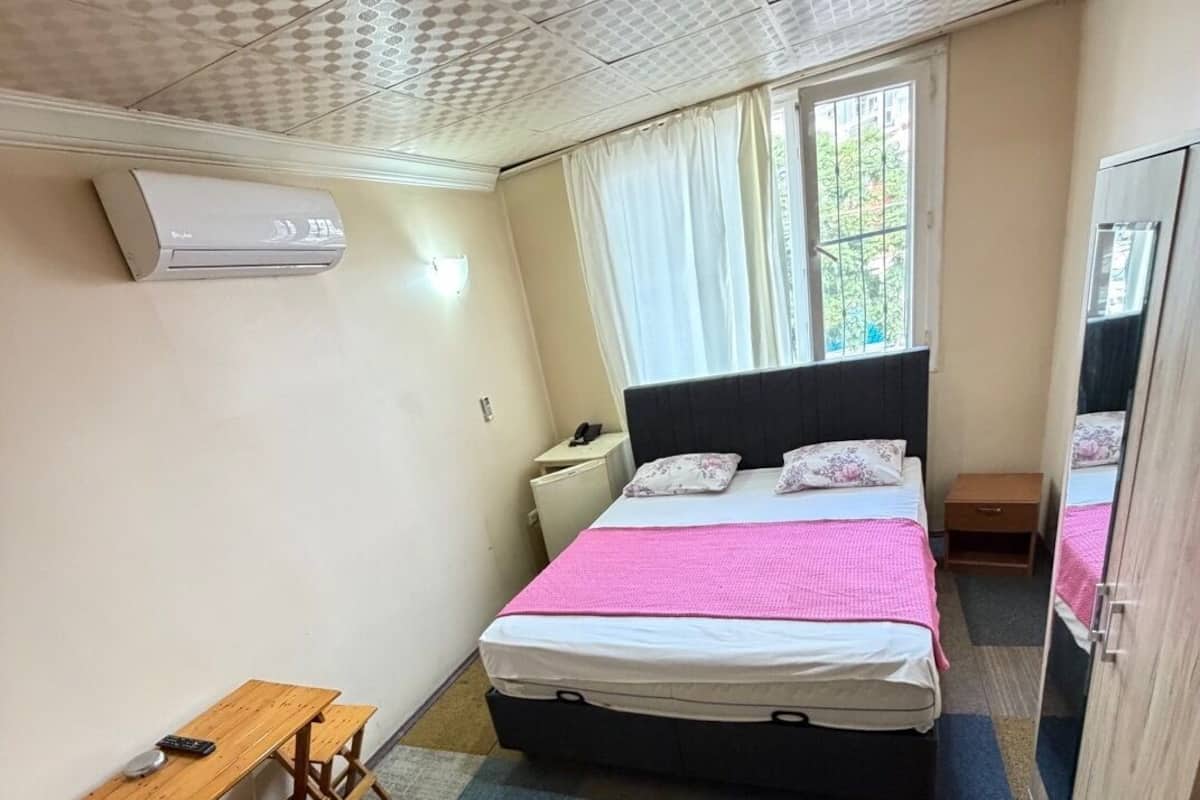 Basic Room | 1 bedroom, desk, laptop workspace, free WiFi