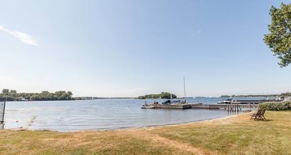 Trendy Holiday Home with spacious private garden and terraces with lake view.