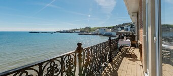 Seaspray, Swanage. Sleeps 5 & Baby