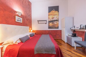 Room, 1 Bedroom, Smoking, Terrace | 1 bedroom - Room-skylight Double Room in History Hou (Rome)