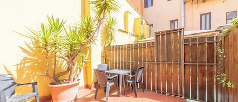 Chambre, 2 chambres, fumeur, terrasse | Enceinte de l’hébergement
