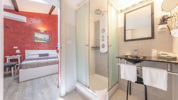 Room, 1 Bedroom, Smoking, Terrace | Bathroom
