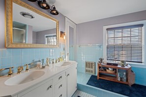 Hair dryer, towels - Spacious Dartmouth College Home-Perfect for Student Activities, Alumni Visits, or just a nice weekend getaway! (Hanover)