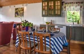 Dining - Nice home in Beddingestrand (Beddingestrand)