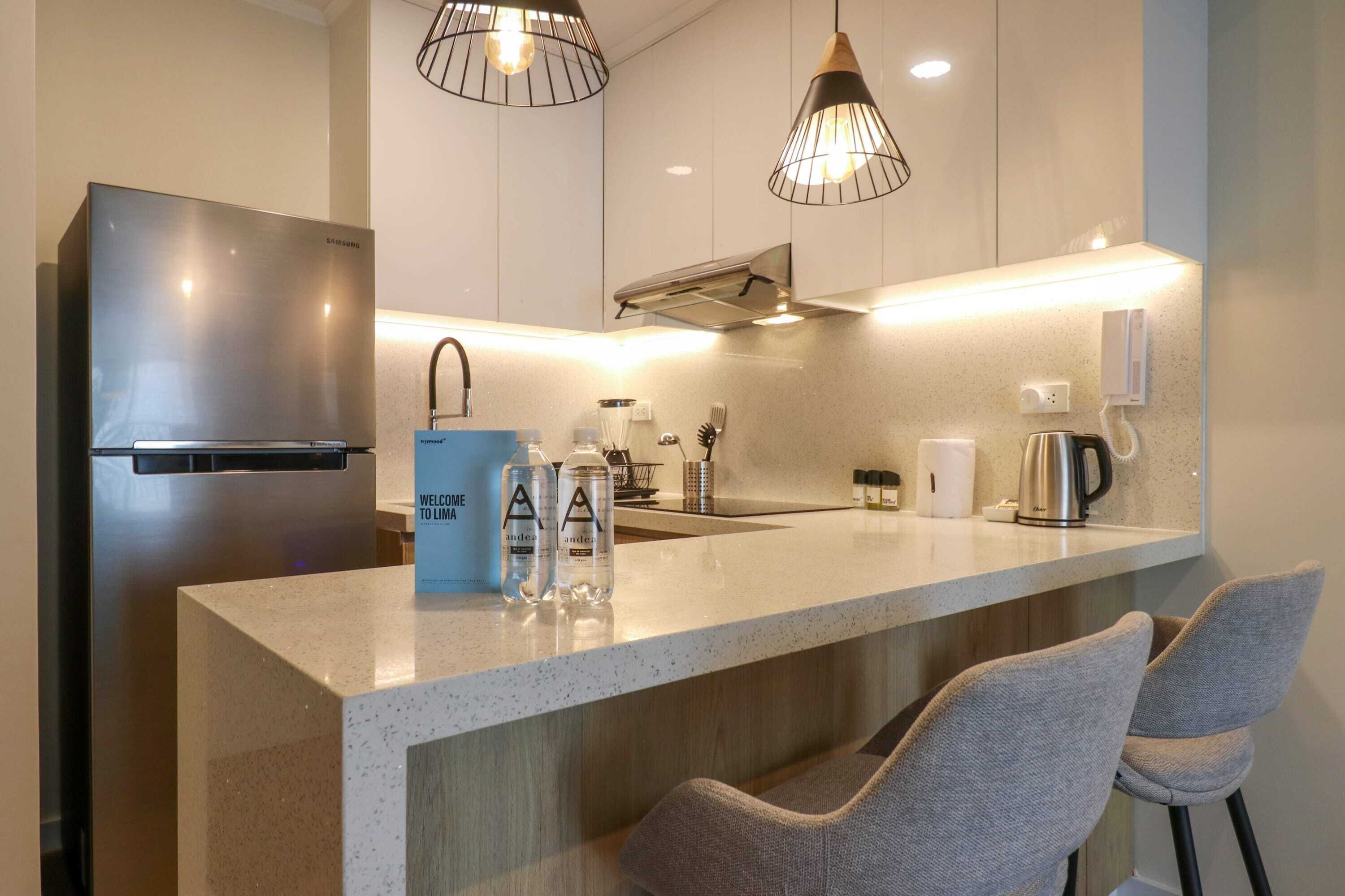 雪櫃、微波爐、焗爐、爐具