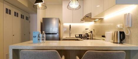 Fridge, microwave, oven, stovetop