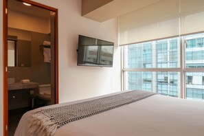 2 Schlafzimmer, Schreibtisch, Bügeleisen/Bügelbrett, WLAN