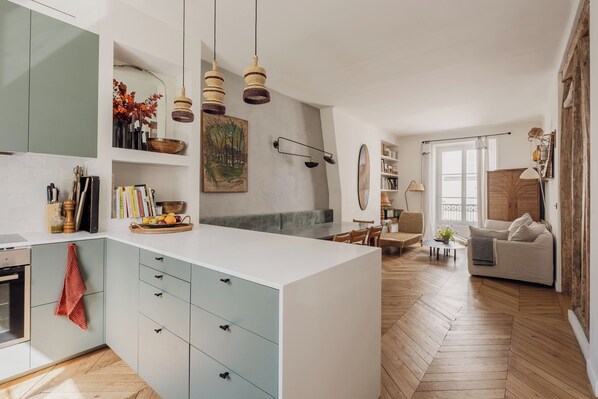 Fridge, microwave, dishwasher, toaster - Parkside Chic, by Veeve (Paris)
