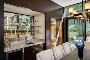 Bar (en la propiedad)