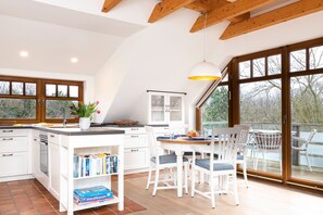 Frigorifero, forno, piano cottura, lavastoviglie