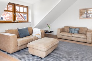 TV, libri, impianto stereo