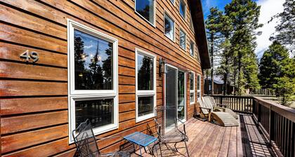 Cabin near lake | <10 skiing & tubing | grill