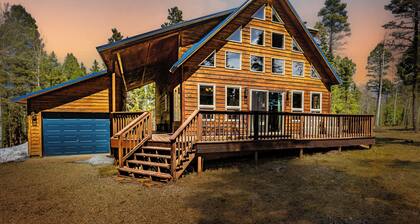 Quaint cabin <5 miles to ski, great for families, deck & grill