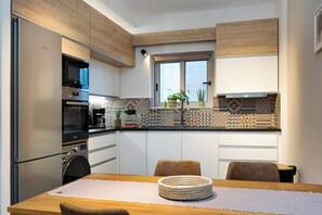 Fridge, microwave, oven, stovetop