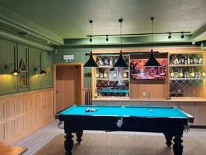 2 bars/lounges - Marko Polo  (Aksay)