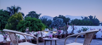 Cozy Farmstay with Swimming Pool. Pet Friendly