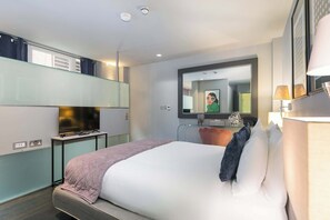 1 bedroom, iron/ironing board, travel crib, WiFi