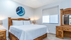 1 bedroom, desk, free WiFi, bed sheets