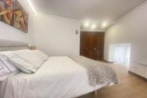 1 bedroom, iron/ironing board, WiFi, bed sheets - Edificio El Moderno Puerta del Sol (Vigo)