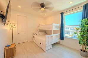 5 bedrooms, iron/ironing board, travel crib, WiFi (free)