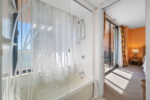 Shower, hair dryer, towels - CBC 2-17A –Newly Updated Beach Front Condo! (Clearwater Beach)