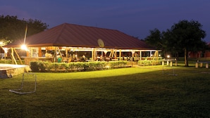 Unclassified image, 5 of 35, button - Mekandi Riverside Resort (Betekpo)