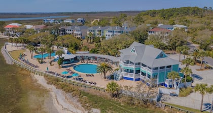 Resort Access Included! Pet Friendly with a Fee! Perfect Central Fripp Island Location! Steps from the beach!