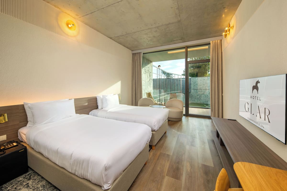 Hypo-allergenic bedding, in-room safe, blackout curtains, soundproofing