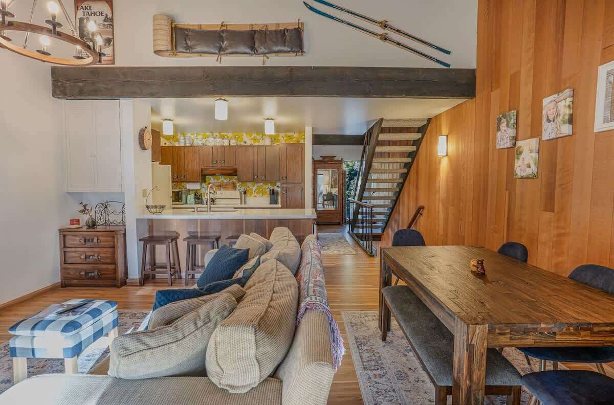 Smart TV, fireplace, DVD player, ping pong