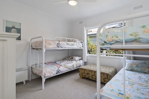 4 bedrooms, iron/ironing board, WiFi, bed sheets