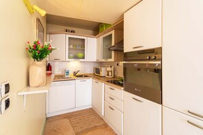 Køleskab, mikrobølgeovn, ovn, opvaskemaskine