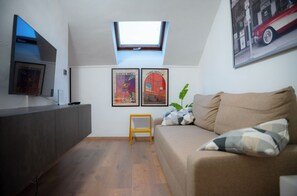 Living area - HULU: Experience Timeless Elegance in Our Historic Retreat (Savona)