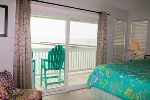 3 bedrooms - Bayfront Condomiinium 210 (Rockport)