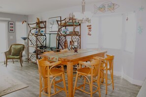 Dining - Bayfront Condomiinium 210 (Rockport)