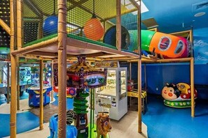 Children's area - Resort + Lazy River + Arcade + 15MI to Disney (Davenport)