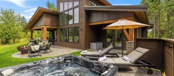Family HQ on the Fairway | Best Rates & 1PM Check-In, Hot Tub & Game Room