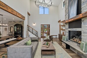 Smart-TV, peis, fotballspill og bordtennis