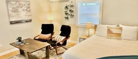 1 chambre, coffres-forts dans les chambres, fer et planche à repasser