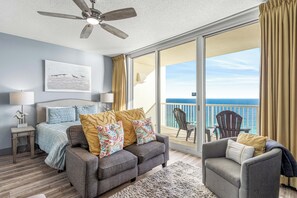 1 bedroom, WiFi, bed sheets - Perfectly Located Beachfront Studio Efficiency (Panama City Beach)