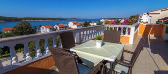 Wohnung im Dachgeschoss mit Meerblick