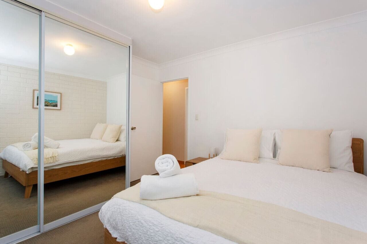 2 bedrooms, iron/ironing board, travel cot, WiFi