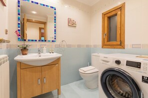 Shower, hair dryer, bidet, towels - Arrigorri - baskeyrentals (Ondarroa)