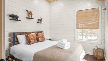 2 habitaciones, tabla de planchar con plancha, wifi y ropa de cama