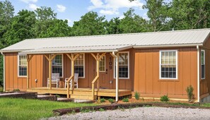 Exterior - Lodge 109 at Eden Reserve—Safari Cabin Near Ark (Williamstown)