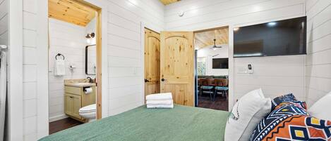 2 chambres, fer et planche à repasser, Wi-Fi, draps fournis