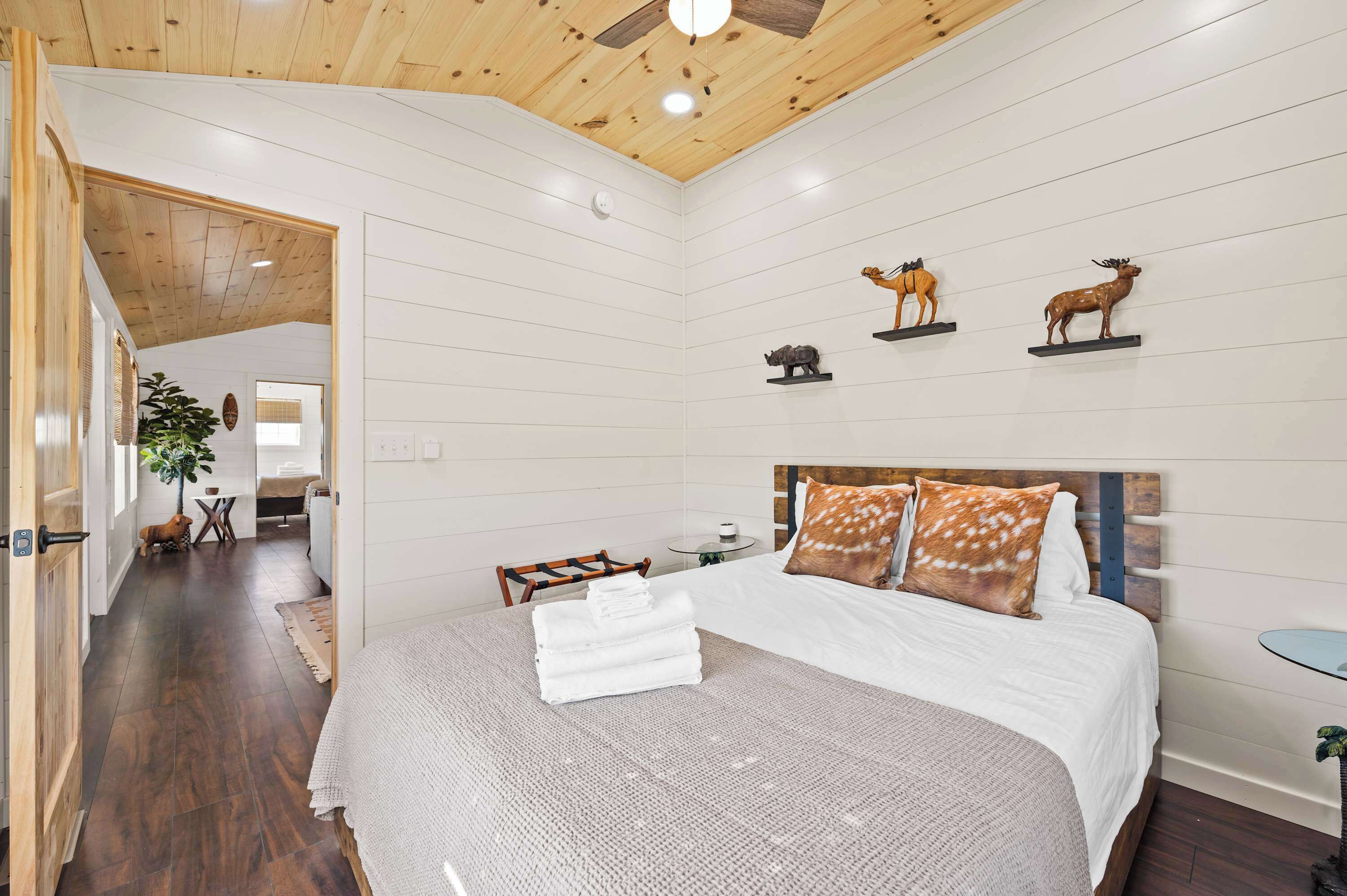 2 slaapkamers, een strijkplank/strijkijzer, wifi, beddengoed